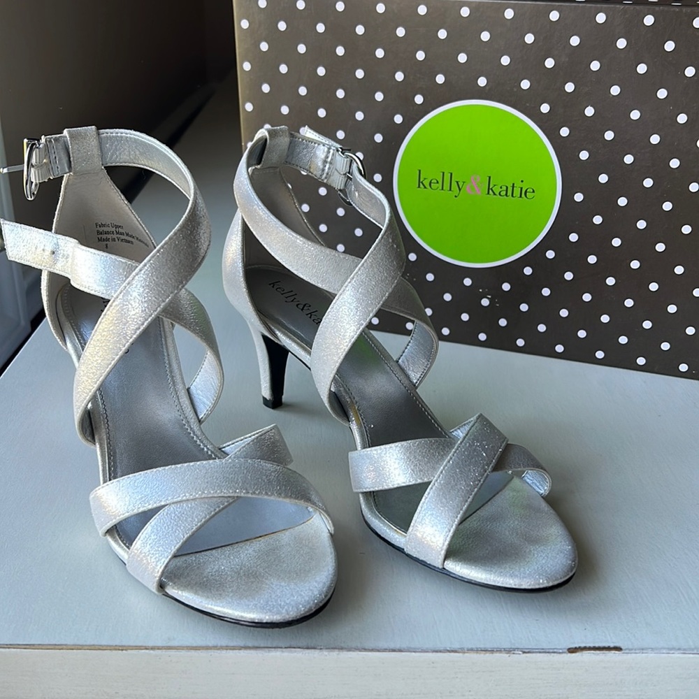 kelly & katie - Silver heels - US 8 - Used Condition